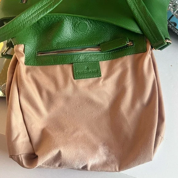 Tote Le Monde Florence Green Pebble
Leather Shoulder Bag ($595 Retail) - Picture 8 of 15